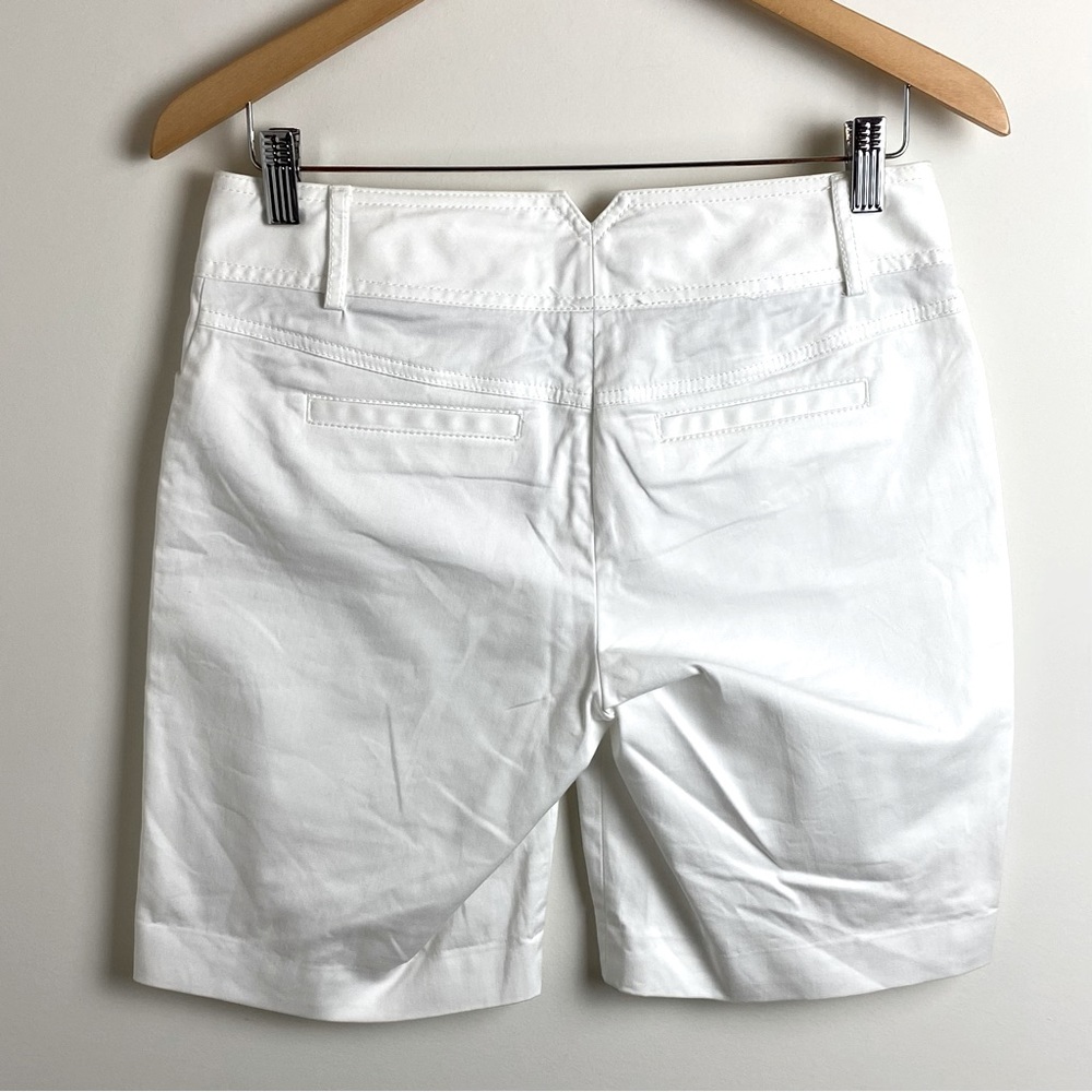 EXPRESS Bermuda Shorts White Size 2 - Picture 2 of 4
